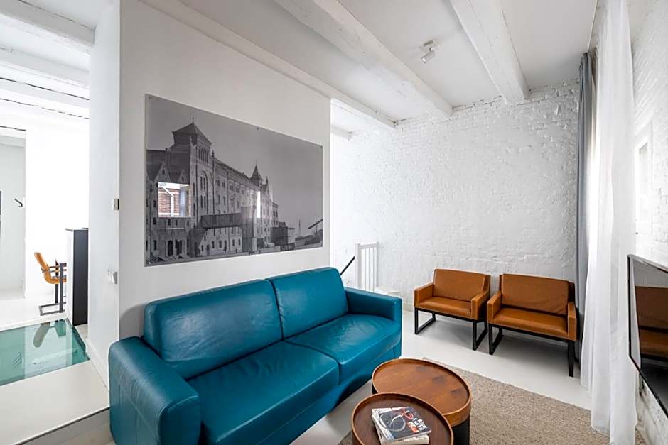 YAYS Amsterdam Salthouse Canal by Numa