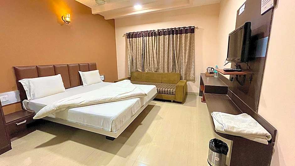 Hotel Ashapura Palace