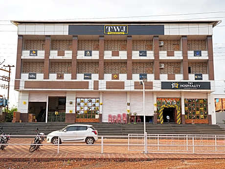 Hotel Nakshtra, Shrungartali By TWJ Hospitality