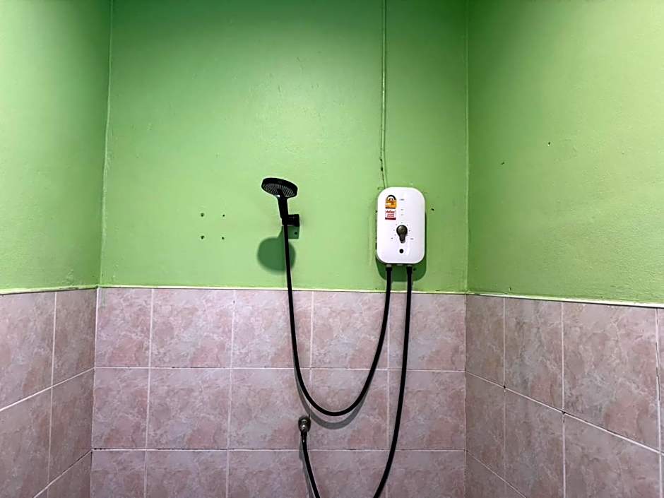 Khao Sok Jungle Hostel