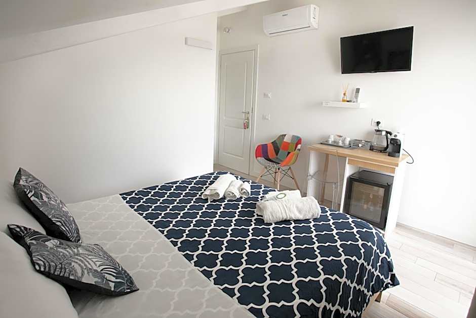 B&B Island Tropea -Sea View Rooms & Suites-