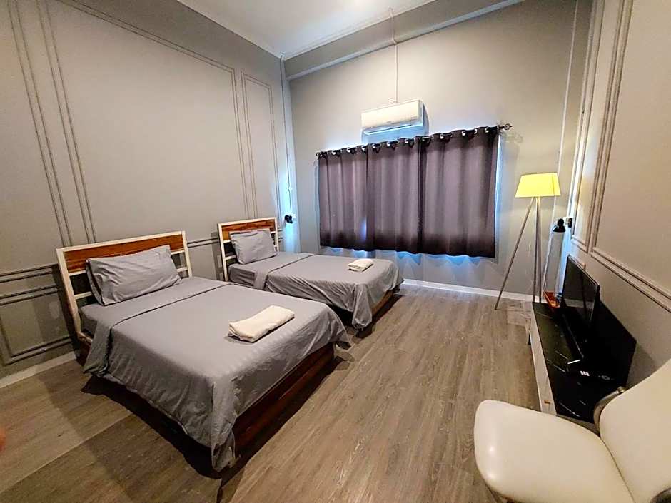 You Empire Hostel & Bar