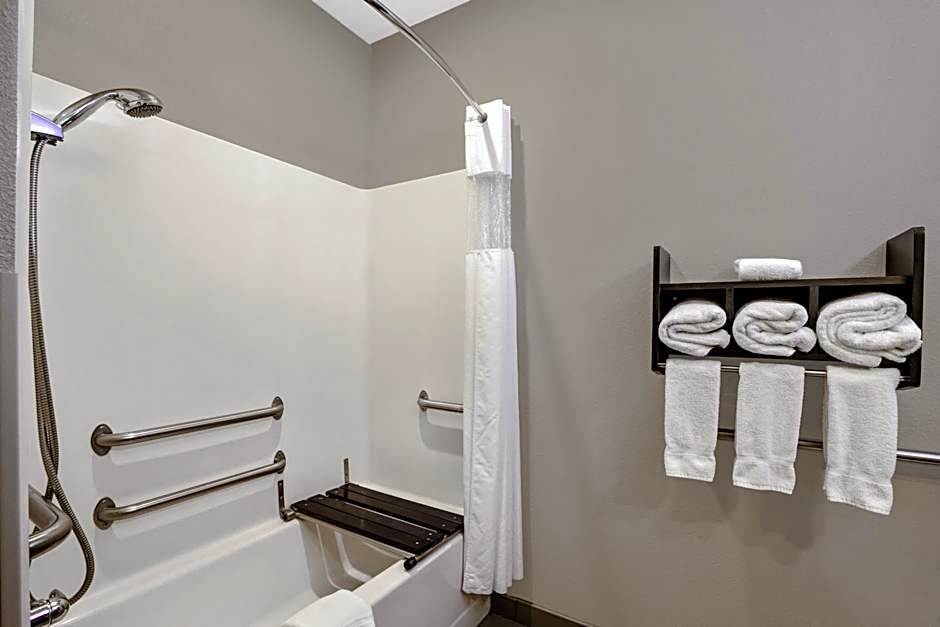 La Quinta Inn & Suites by Wyndham Fayetteville