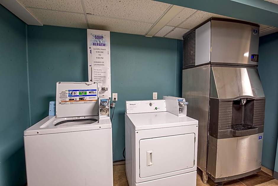 Super 8 by Wyndham Rockford I-90/Casino District