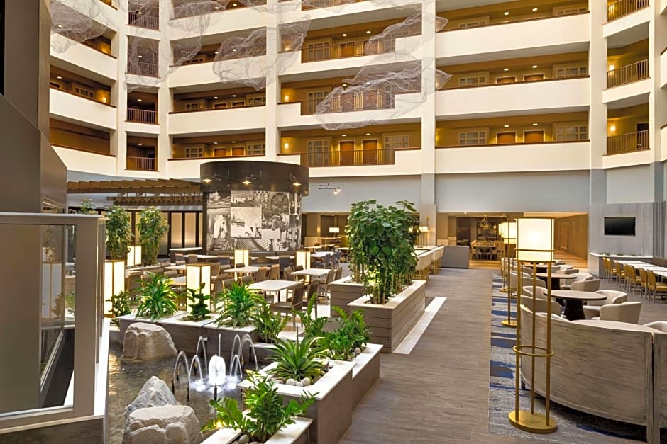 Embassy Suites By Hilton Dallas - Dfw Airport North At Outdoor World