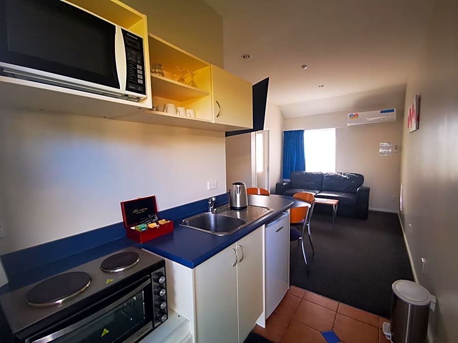 Airport Birches Motel