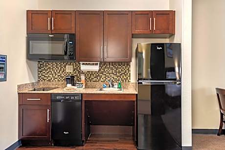 Efficiency King Suite - Accessible/Non-Smoking