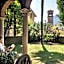International au Lac Historic Lakeside Hotel