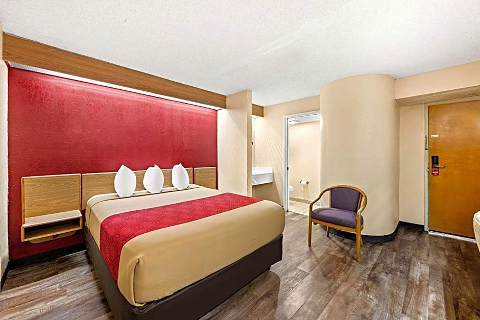 Econo Lodge London North