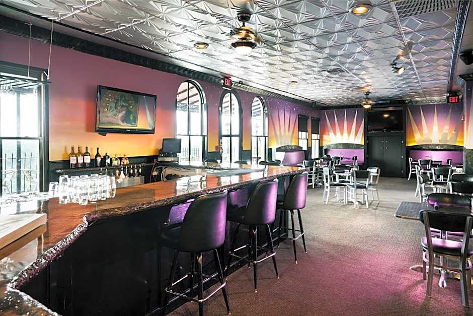 1886 Crescent Hotel and Spa