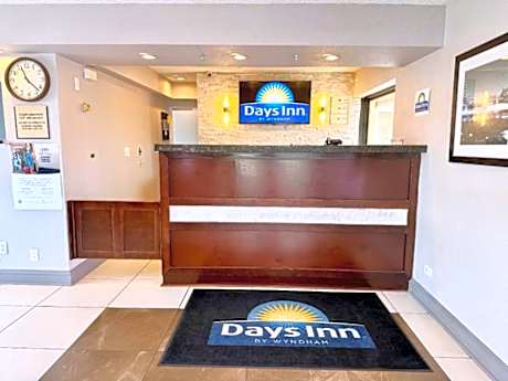 Days Inn by Wyndham St. Charles IL