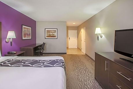 1 King Bed Non-Smoking