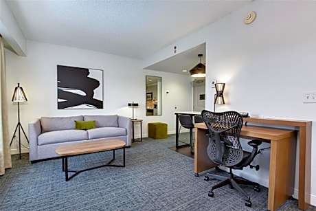 King Studio Suite - Non-Smoking