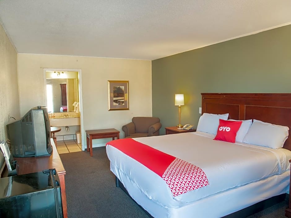 Rest Inn - Extended Stay, I-40 Airport, Wedding & Event Center