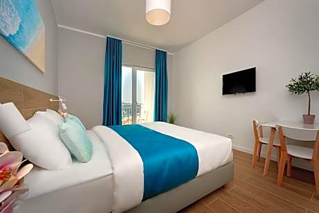 Deluxe Double Room with Balcony and Sea View