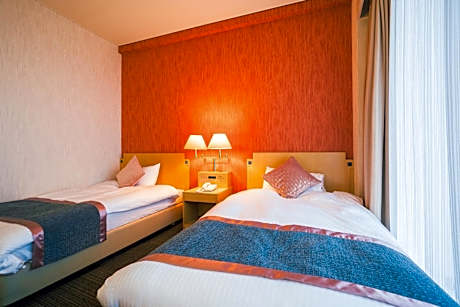 Standard Twin Room with Sea View