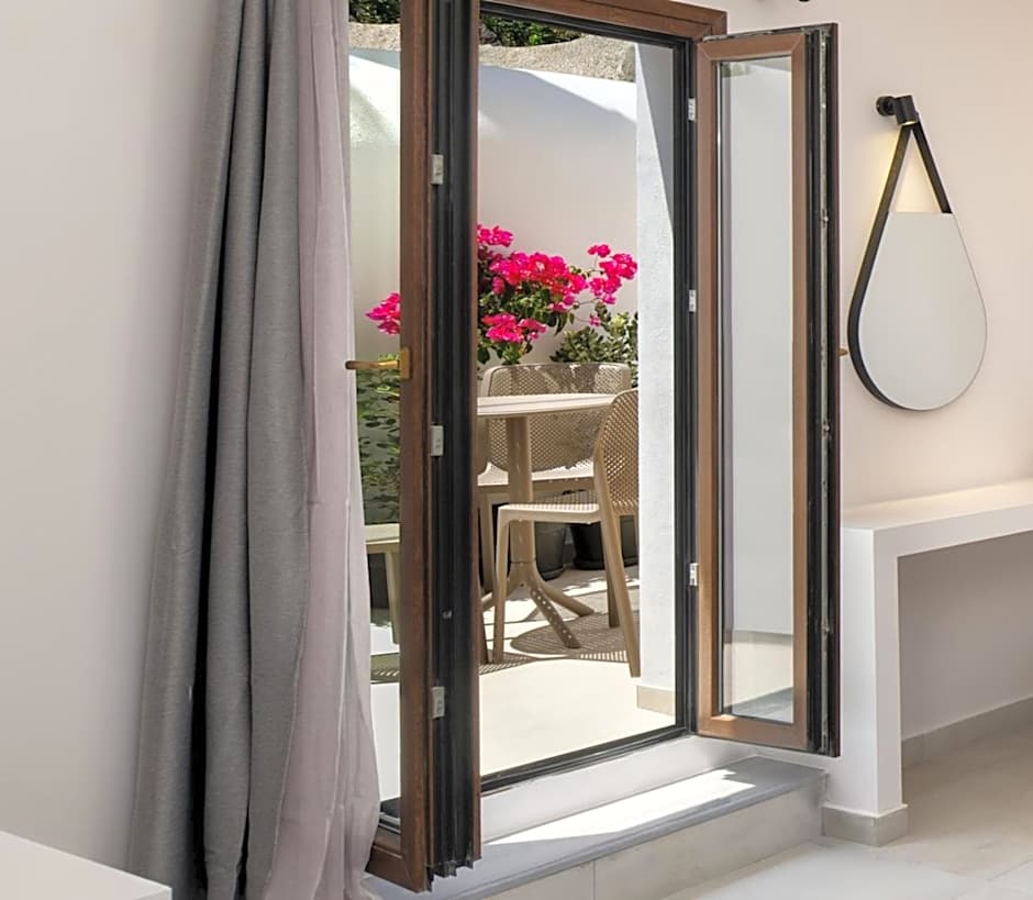Santorinn Suites Fira