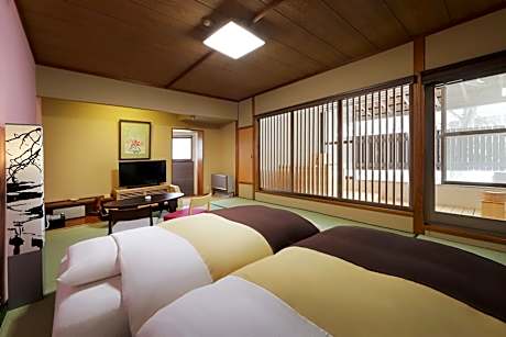 Japanese-Style Deluxe Family Suite