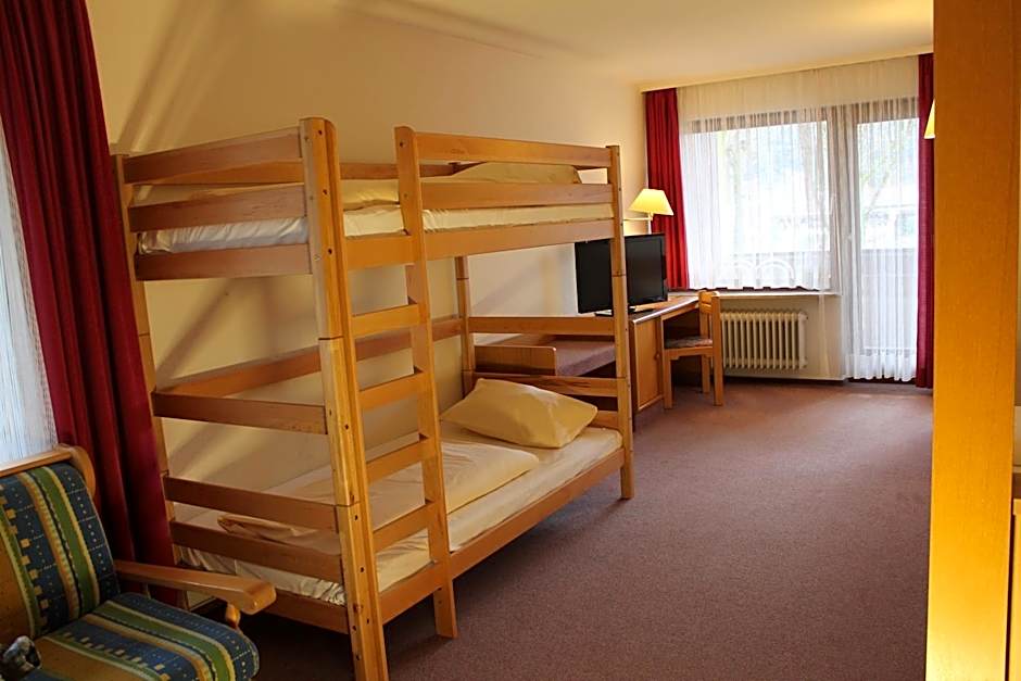 Action Forest Hotel - Kletterwald - Lasertag - nähe Badeparadies