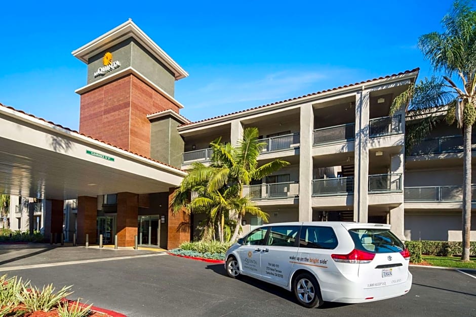 La Quinta Inn & Suites by Wyndham Orange County - Santa Ana