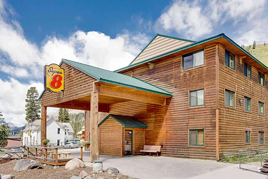 Super 8 by Wyndham Cooke City Yellowstone Park 