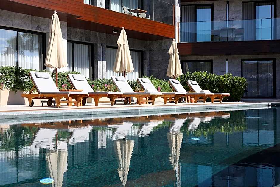 Mare Deluxe Residences  & Villas