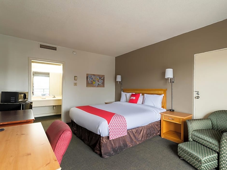 OYO Hotel Sumter SC Downtown