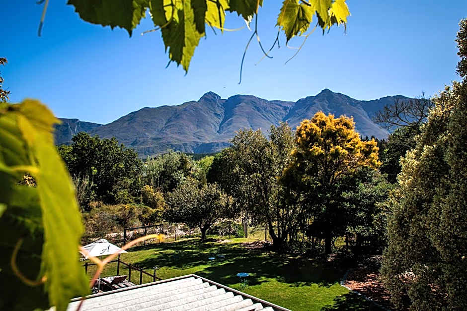 Aan de Oever Guesthouse