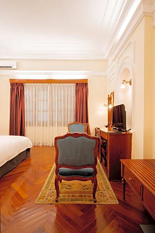 Colonial Deluxe Double or Twin Room