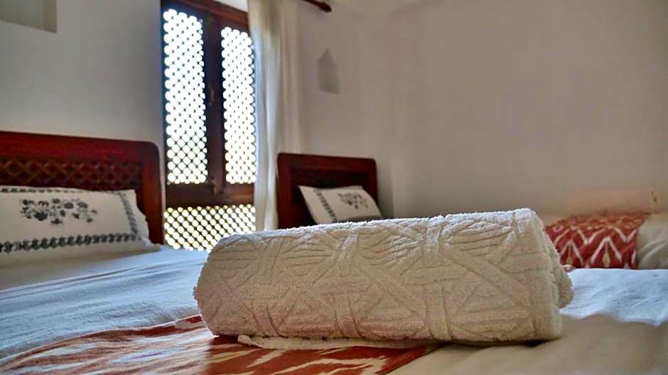 Sunny Guest House and Cafe