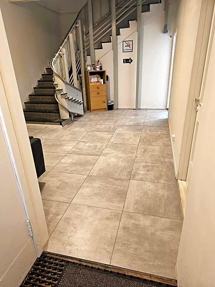 Brufjell Hostel & Parking