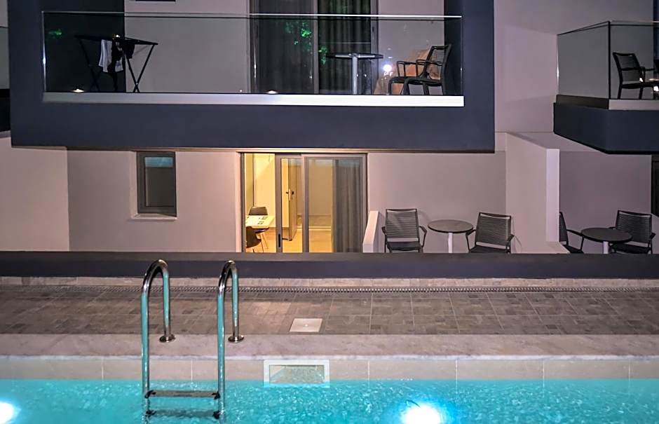 Del Mar 'Adults Only'