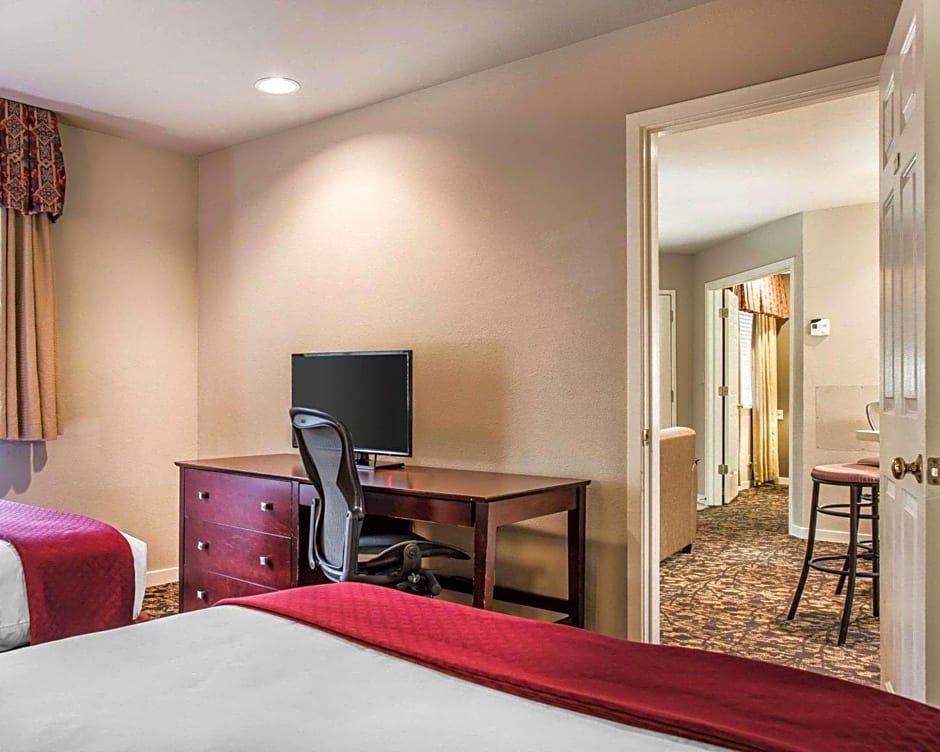 Quality Suites Atlanta Buckhead Village North