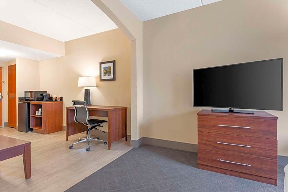 Comfort Inn & Suites Lavale