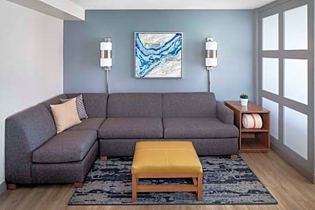 Queen Room with Two Queen Beds, Sofa Bed and Accessible Tub