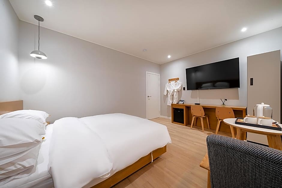 MONO HOTEL