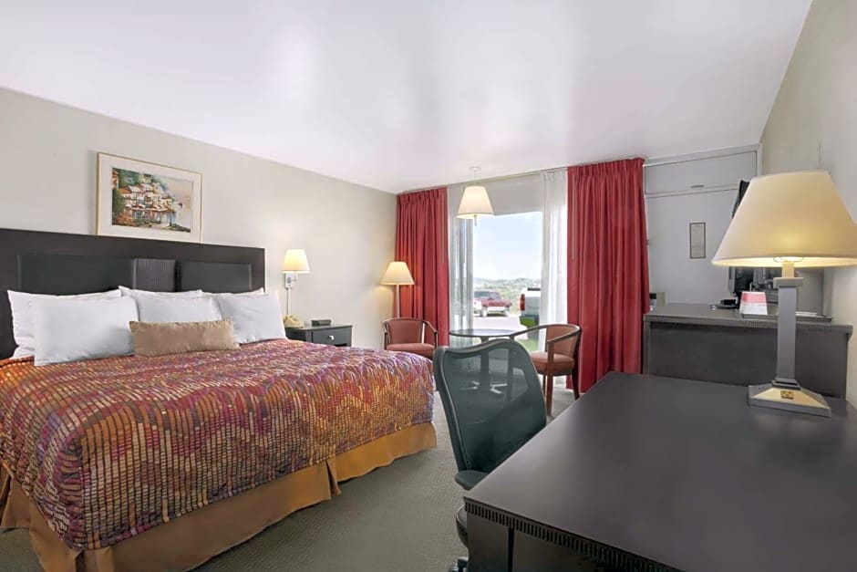 Ramada Washington – Washington, PA
