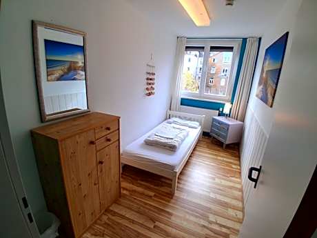 Max Hostel