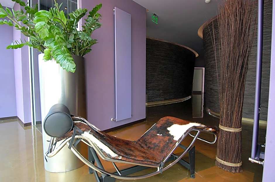 Les Fleurs Boutique Hotel