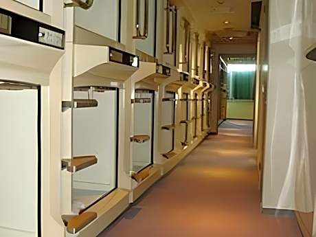 Sleeping Pod for Male Guest