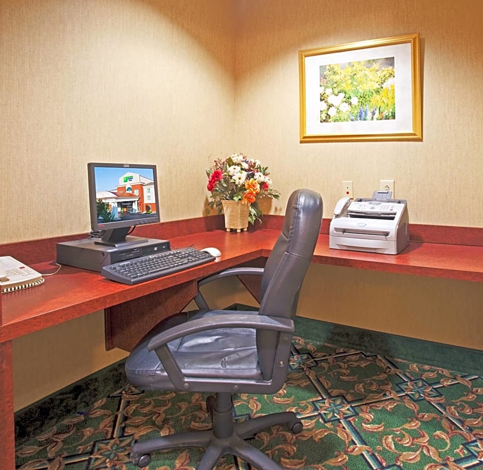 Holiday Inn Express Hotel & Suites Lenoir City Knoxville Area