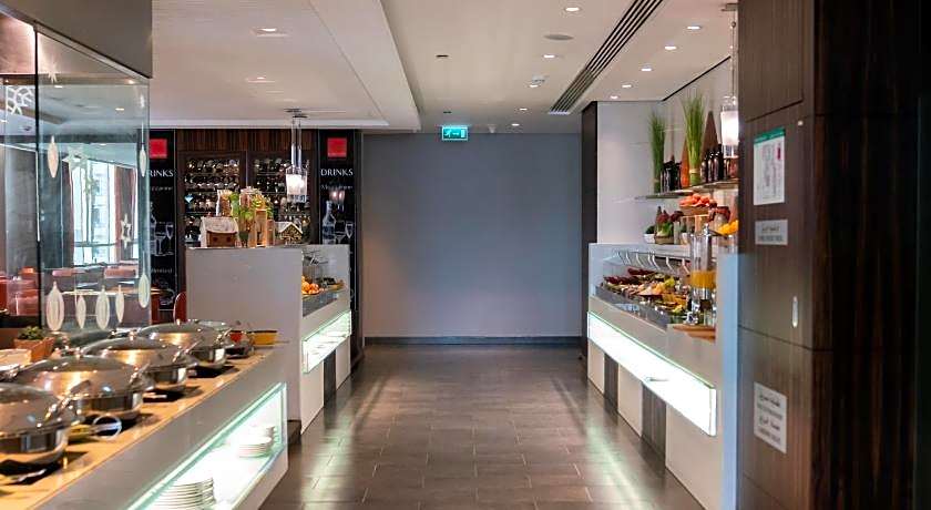 Centro Al Manhal by Rotana