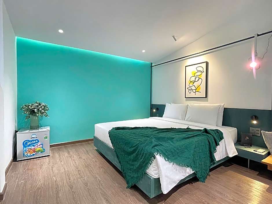 Joi Boutique Bãi Trước