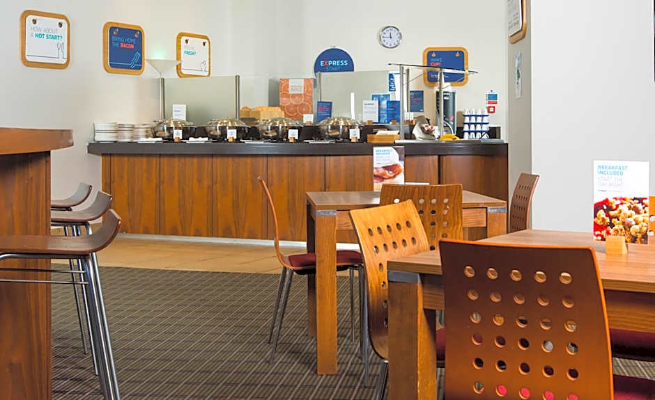 Holiday Inn Express Newport By IHG