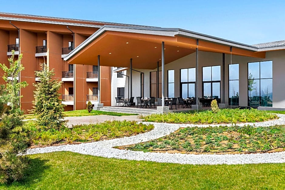 Tryp by Wyndham Zomin