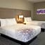 La Quinta Inn & Suites by Wyndham San Antonio Alamo City