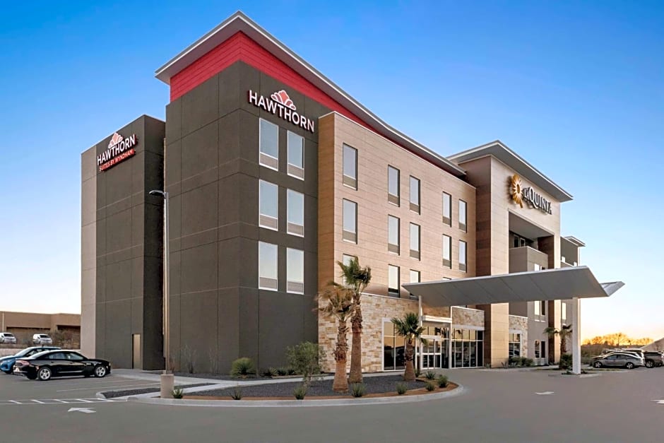 La Quinta Inn & Suites by Wyndham Del Rio