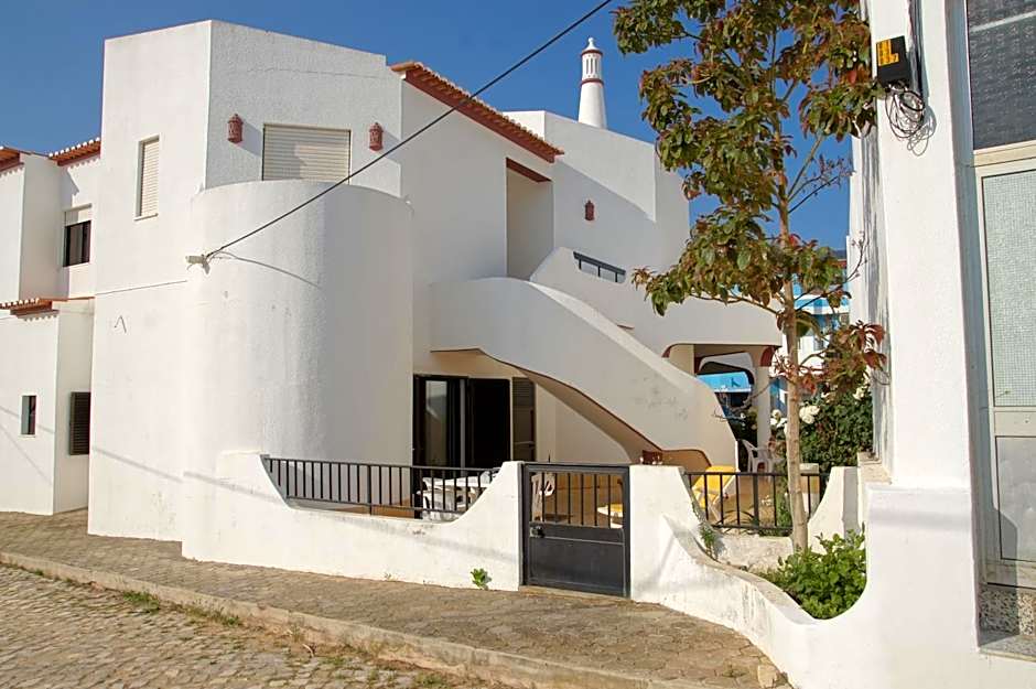 Apartamentos e Quartos Atalaia