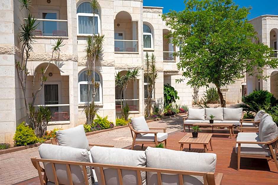 Naveh Tamar - Mehadrin Kosher suitable for Ultra-Orthodox guests