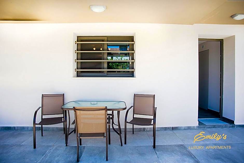 EMILY'S LUXURY APARTMENTS/ GARDEN